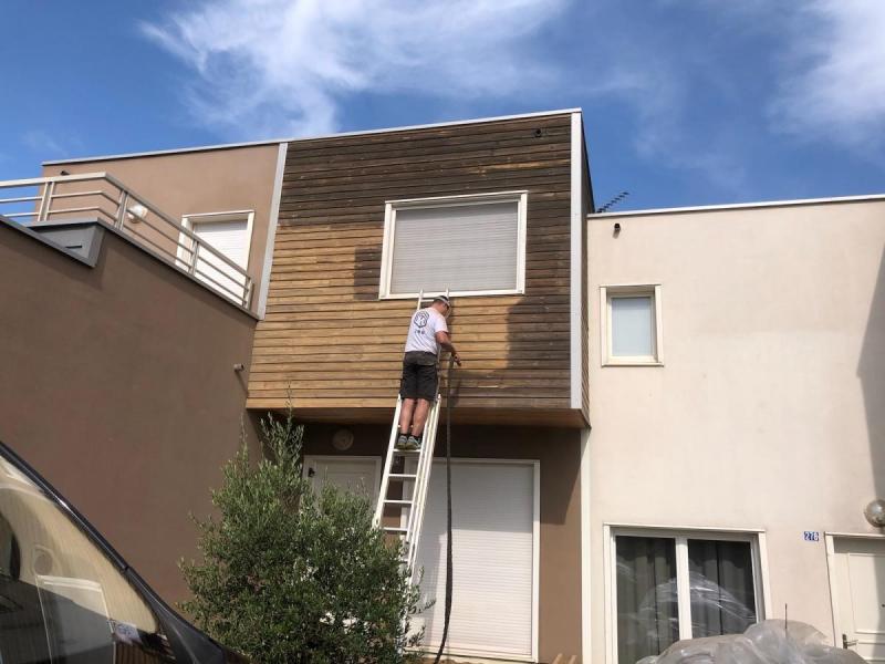 Aérogommage d'une façade